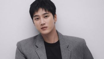 '스프링 피버' 안보현 "4kg 쪘는데…'재벌X형사' 전 다이어트"[인터뷰]...