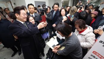 李대통령, 충주 무학시장 방문…설 앞두고 민심 청취 행보