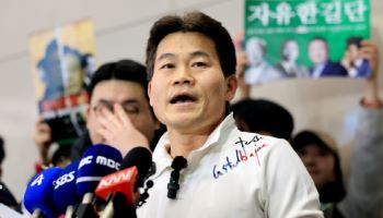 "1조 펀딩, 윤석열 제2건국" 전한길...보수 원로 "연가시"
