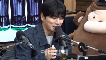 이이경, 사생활 논란 속 라디오 등장…"살아남자는 생각"
