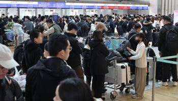 가시거리 200m 짙은 안개…일부 항공편 이착륙 지연