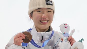‘떨이 보드’로 동메달…유승은, 설날 슬로프스타일서 멀티 메달 도전