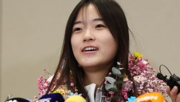 '금메달 걸고 금의환향' 최가온 ""두쫀쿠·마라탕 먹고 싶어요"