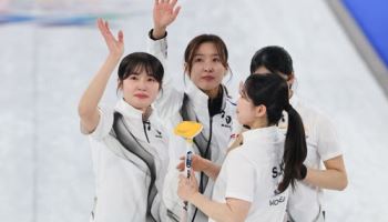 한국 女컬링, 캐나다와 최종전 석패...5위로 준결승행 무산