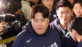 '이젠 실전이다' WBC 야구대표팀, 연습경기 돌입...류현진 21일 등판