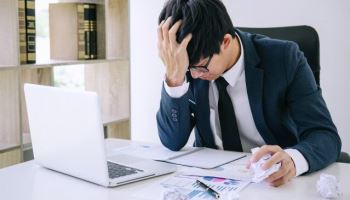 "퇴근했는데 또 연락"…직장인 66% 퇴근해도 '읽음' 압박