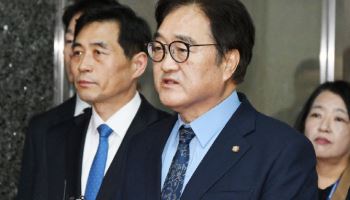국민 10명중 7명 중 개헌 찬성...우원식 의장 "국민투표법 개정해야"