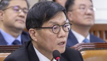 이창용 총재 "올해 성장률 전반적으로 올라갈 것"
