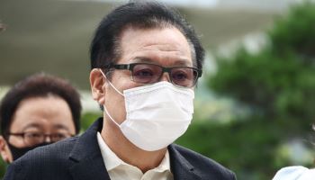法 건진법사 전성배 징역 6년 선고…  "김건희와 공모 인정"