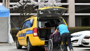 "밥도 못 먹고 일하는데"…'장애인의 발'은 오늘도 운다