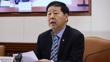 구윤철 "주력산업 사업재편 지원하고 제도 바꿀 것"