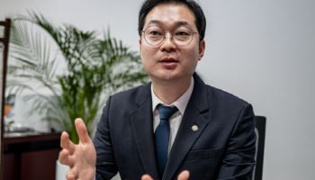 "현 유통법은 '쿠팡 보호법'…새벽배송 규제 풀어 쿠팡 독점 무너뜨릴 것"