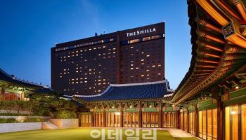 70년 숙박 칸막이 대수술…관광 강국 물꼬 튼다 