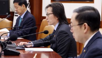 정장 교복 폐지하고 생활복 전환 유도…가격 담합도 조사(종합)
