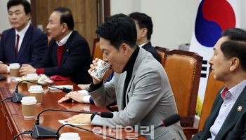 장동혁 만난 중진들, 尹절연·통합 요구..."심사숙고하겠다"(종합)