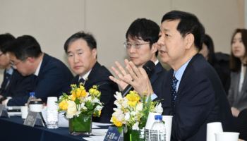 혁신기업 방문한 구윤철 "AI 혁신제품 전용 트랙 도입할 것"