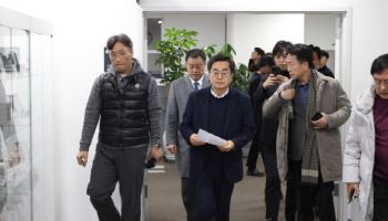 "나는 1도 두렵지 않았다" 김동연이 말한 '계엄의 밤'