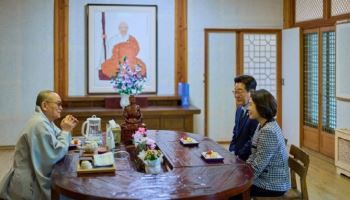 李대통령, 송광사 방문…"국민에 따스한 희망 스며들도록 노력"