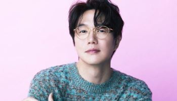 성시경, '더 시즌즈' 새 MC 발탁… 십센치 잇는다