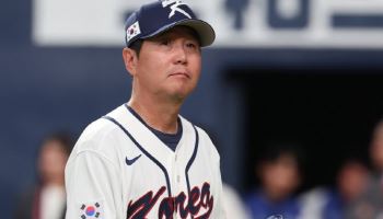 류지현 대표팀 감독 "투수진 구위 점점 좋아져...긍정적 신호"