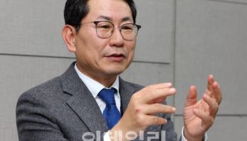 "프랜차이즈 성공비결…본사·점주, 노사 아닌 동업자 관계 회복"
