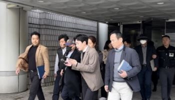 '36주 낙태' 살인죄 인정…병원장 징역 6년, 산모는 집유
