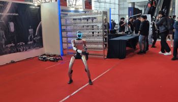 "中 5대 로봇 기업 한자리에"…코엑스 달군 ‘차이나 휴머노이드’