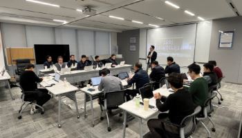 AI 전환 서두르는 시멘트·레미콘 업계...유진기업, 스마트 경영 가속