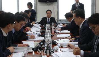 여야, 한미투자공사 신설 합의…자본금 2조·50명 ‘최소 조직’