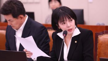 배현진 '징계 효력정지'에 쏟아진 질타…장동혁 리더십 시험대에