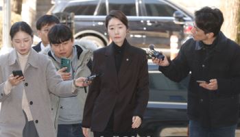 강선우 '공천헌금' 의혹 구속 후 첫 경찰 조사 …7시간 30분 만에 종료(종합)