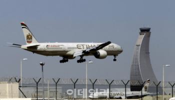 UAE 체류 한국인 203명 태운 전세기 귀국길 올라