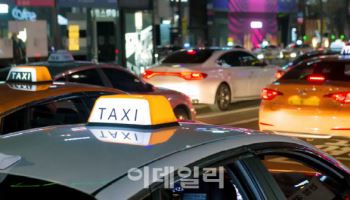 서울시, 고령 택시기사 '페달 블랙박스' 설치비 지원