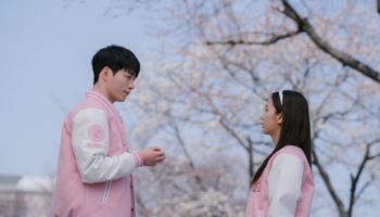 '월간남친' 서강준, 첫사랑의 정석…지수와 로맨스 케미