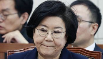 경찰, '부정청약·갑질의혹' 이혜훈 전 의원 자택 압수수색