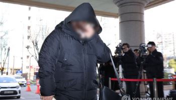 '반포대교 추락' 운전자에 약물 건넨 前간호조무사 구속