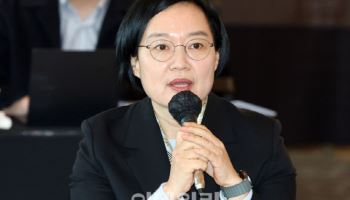 '파격 혁신' 한성숙 장관…‘플랫폼 정부’ 실험 통할까