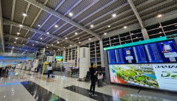 두바이 국제공항 인근서 드론 공습…외국인 4명 부상