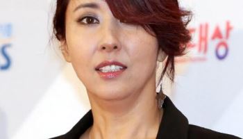 가수 김완선, 기획사 미등록 운영 혐의로 검찰 송치
