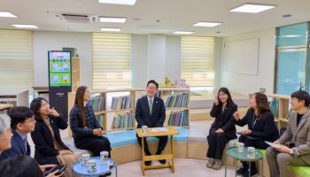李, 청주 발달장애 특수학교 방문…현장 목소리 청취