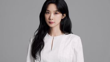 '아너' 이청아 "이나영, 형·삼촌 같아...정은채는 러블리 막내"①