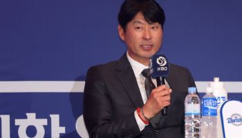 한화, 또 감독 출신 거물 지도자 영입...강인권 QC 코치 합류