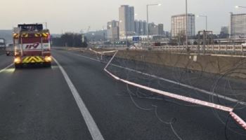 2톤짜리 코일철근 추락..수습하던 기사 2차 사고로 사망