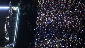 `BTS 컴백` 광화문, 4만 4000명 모였다…큰 혼란 없이 시작