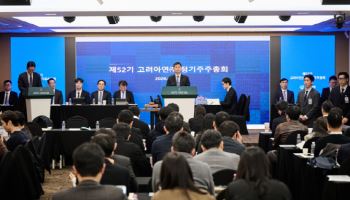 최윤범 고려아연 회장 남은 과제는…국민연금 표심·우호지분 이탈 변수