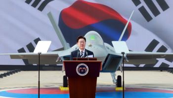 李 “KF-21 양산으로 방산 수출 동력 확보…4대 강국 도약 발판”