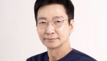 [전문의 칼럼] 탄력 잃기 시작하는 30대 모공, 어떻게 돌볼까?