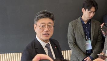 SKT "글로벌 AI 기업과 협력 지속...사외이사도 AI 전문가로"(종합)