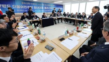 플라스틱업계 "공장 돌릴수록 손해"...민주당 "추경 시급"