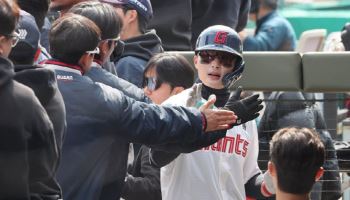 2026시즌 프로야구 첫 홈런 주인공은 롯데 윤동희
